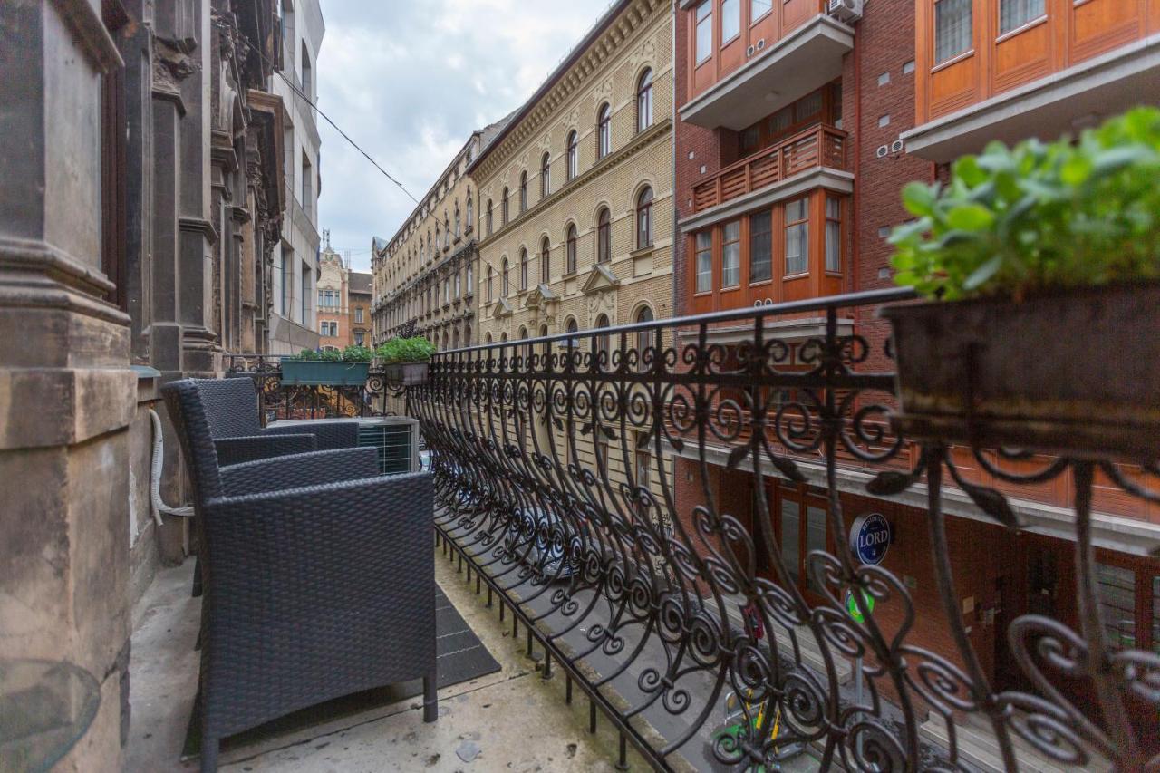 Spacious & Cozy Downtown Apartment With Balcony Budapest Exterior foto