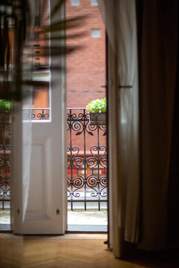 Spacious & Cozy Downtown Apartment With Balcony Budapest Exterior foto