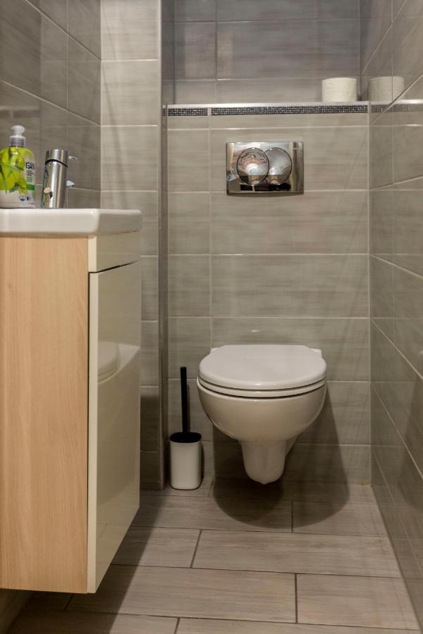 Spacious & Cozy Downtown Apartment With Balcony Budapest Exterior foto